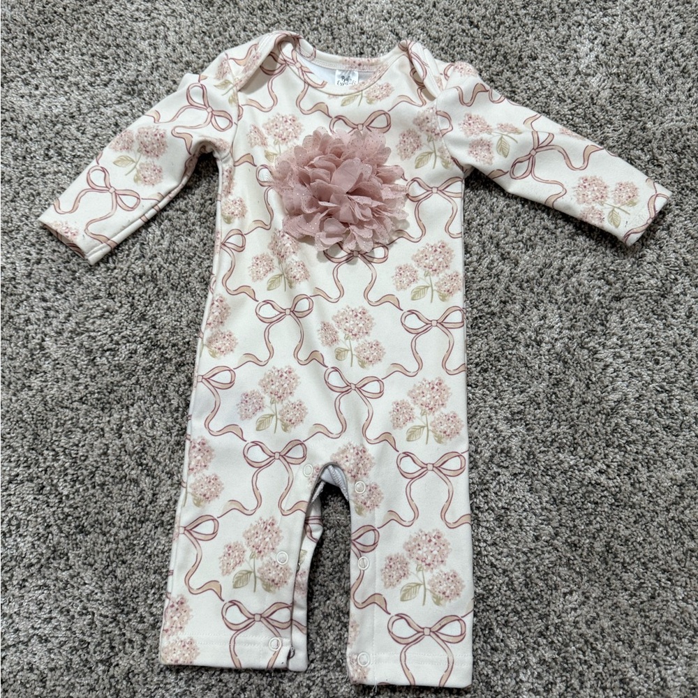 Source Unknown Pink and Cream Floral Footies